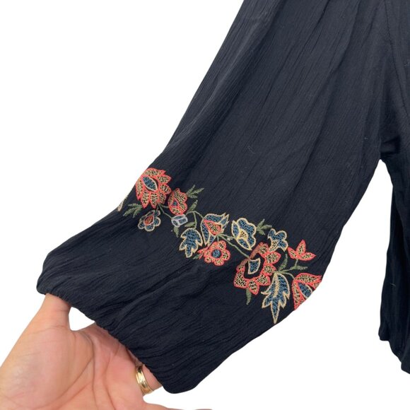 American Eagle Women Black Boho Embroidered 3/4 Sleeve Peasant Crop Blouse SZ XS - Picture 3 of 10